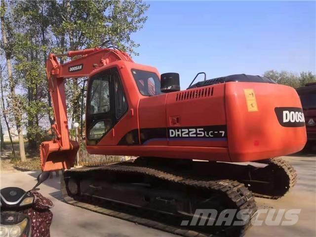 Doosan DH225 Pásové rýpadlá