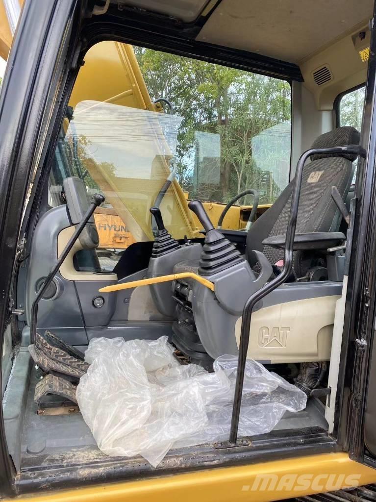 CAT 313 D Pásové rýpadlá