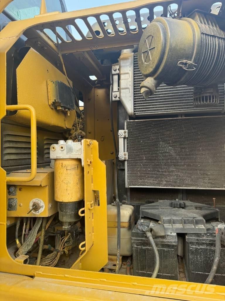 CAT 313 D Pásové rýpadlá