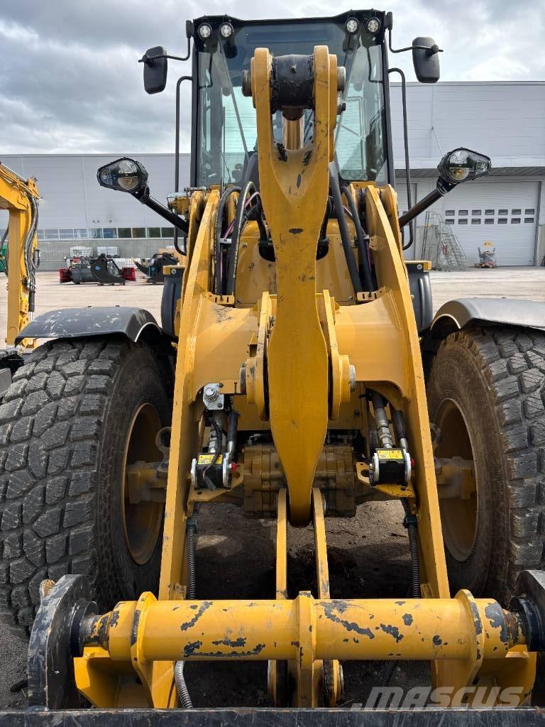 CAT 920 Kolesové nakladače