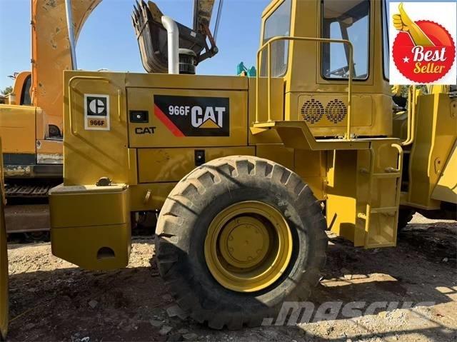 CAT 966 F Kolesové nakladače
