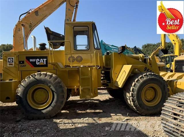 CAT 966 F Kolesové nakladače