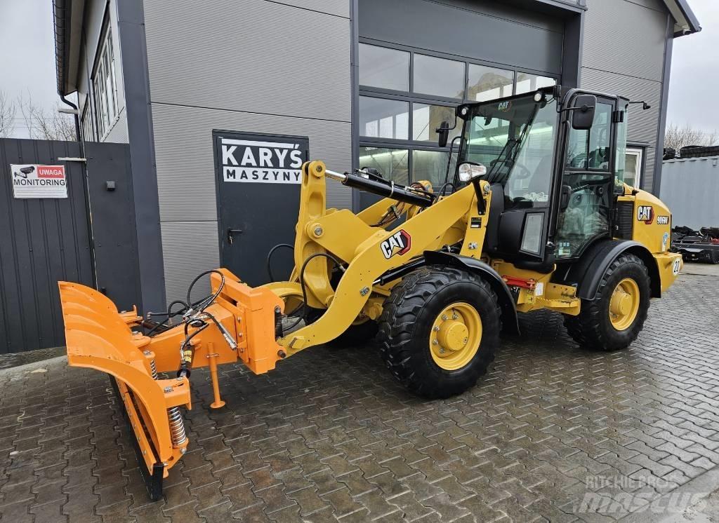 CAT 906M Kolesové nakladače