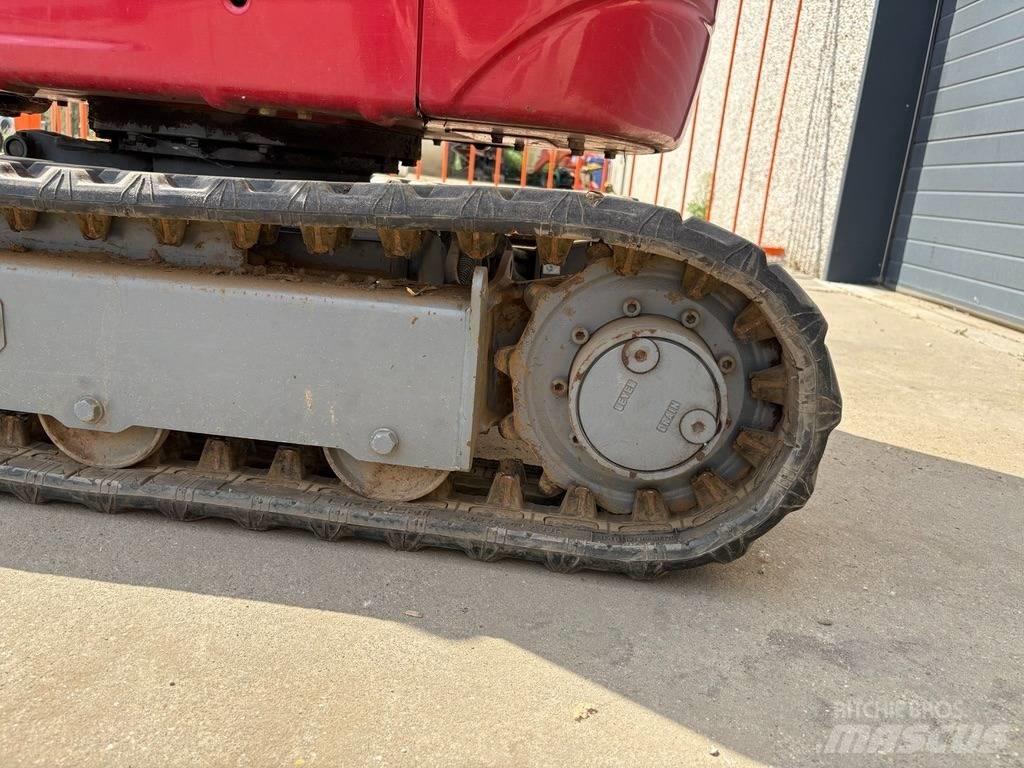 Takeuchi TB 210 R Mini rýpadlá < 7t