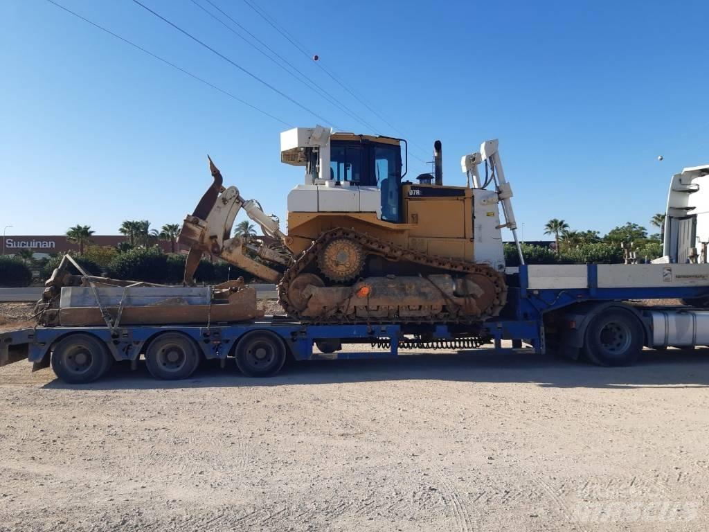 CAT D 7 R II Pásové dozéry