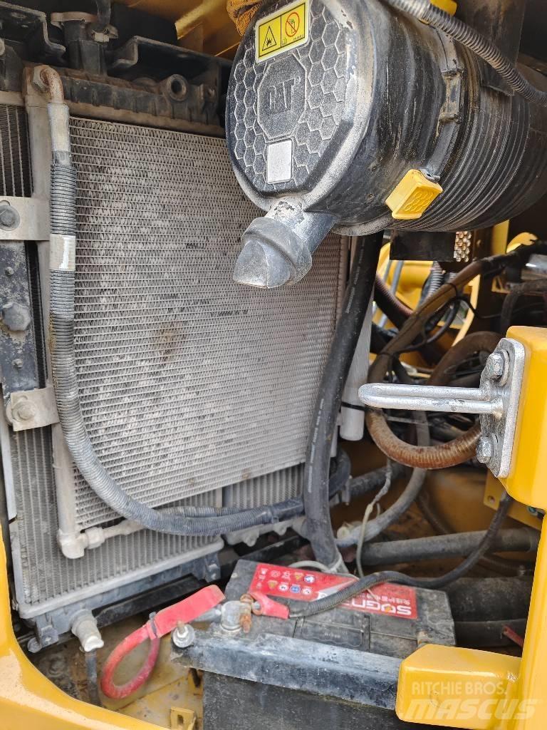 CAT 307.5 Pásové rýpadlá