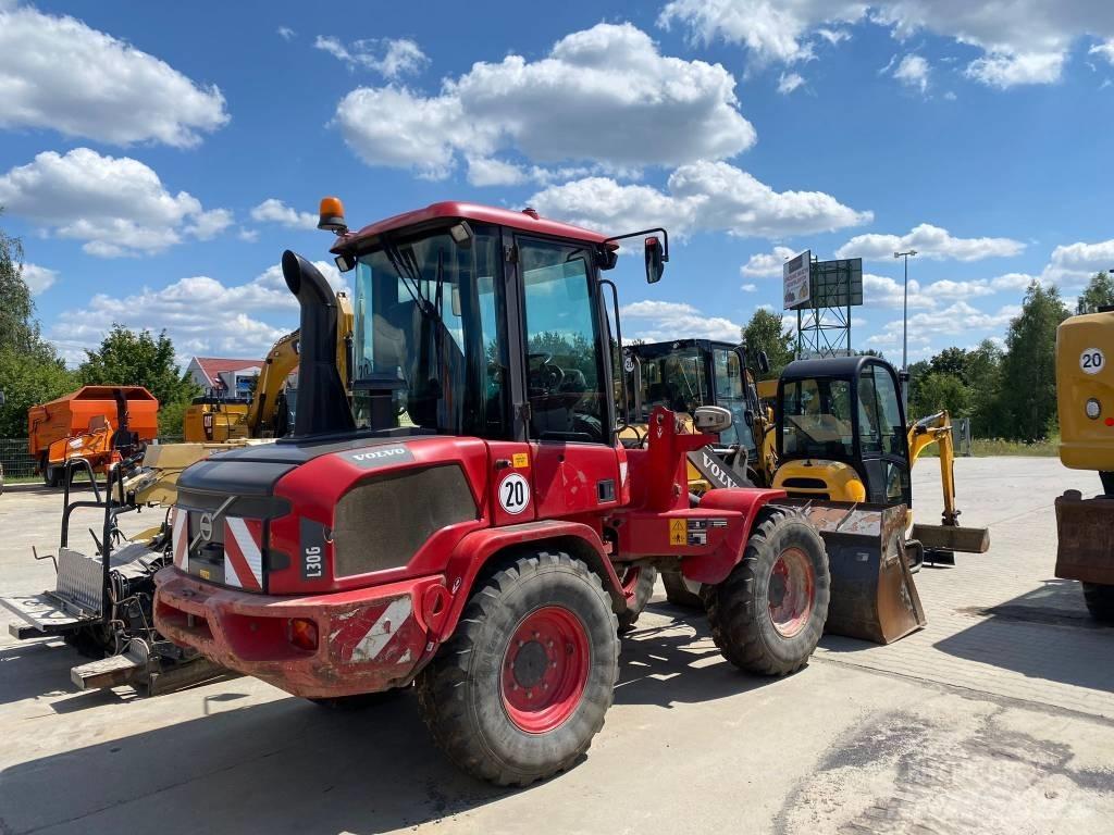 Volvo L 30 G Kolesové nakladače