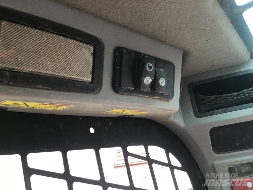 CAT 259 D Šmykom riadené nakladače
