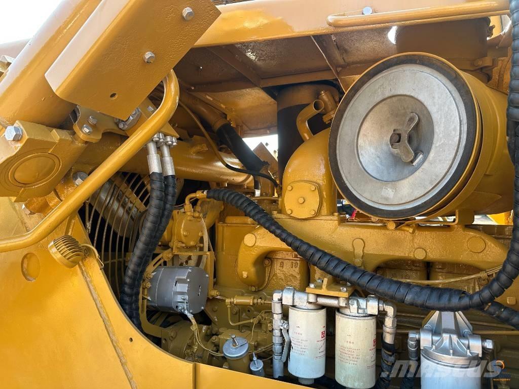 CAT D 7 G Pásové dozéry