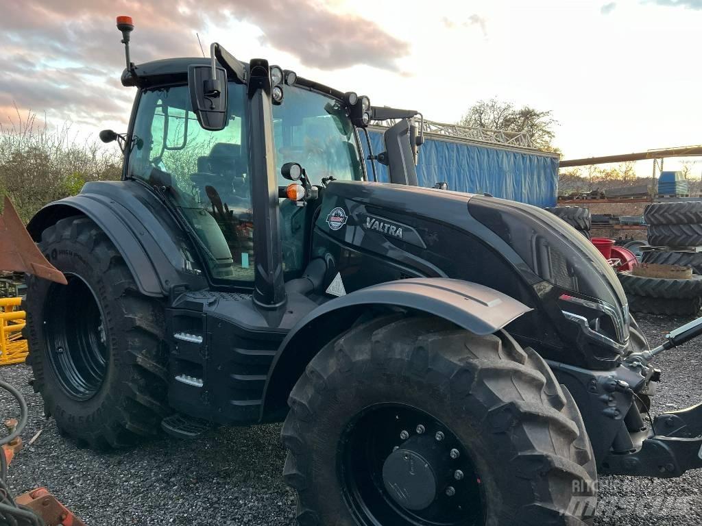 Valtra T 235 Direct Traktory