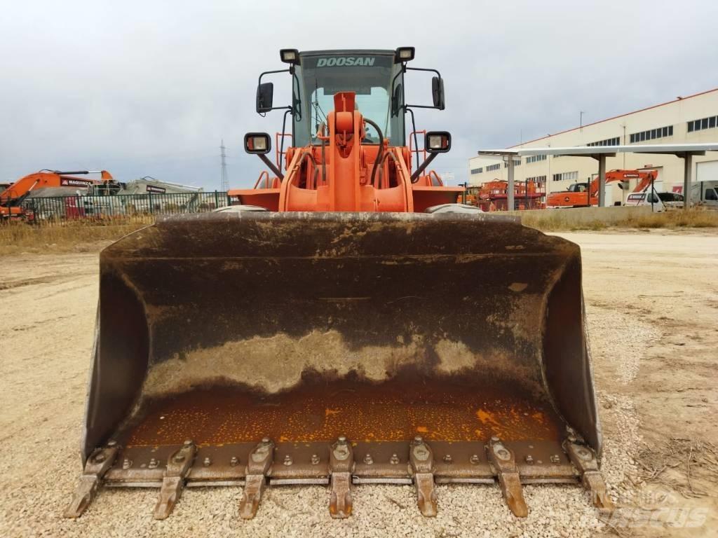 Doosan DL 300 Kolesové nakladače