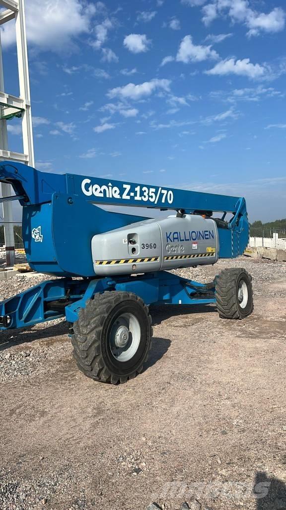 Genie Z 135/70 RT Kĺbové plošiny