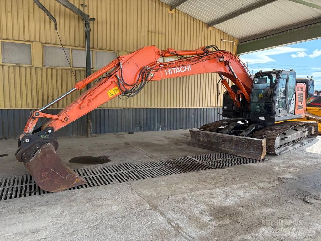 Hitachi ZX 225 Pásové rýpadlá