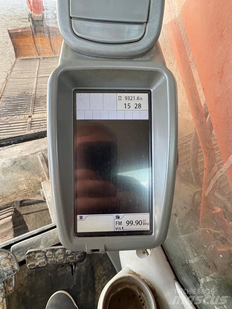 Hitachi ZX 225 Pásové rýpadlá