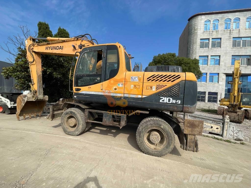 Hyundai R210W-9 Kolesové rýpadlá