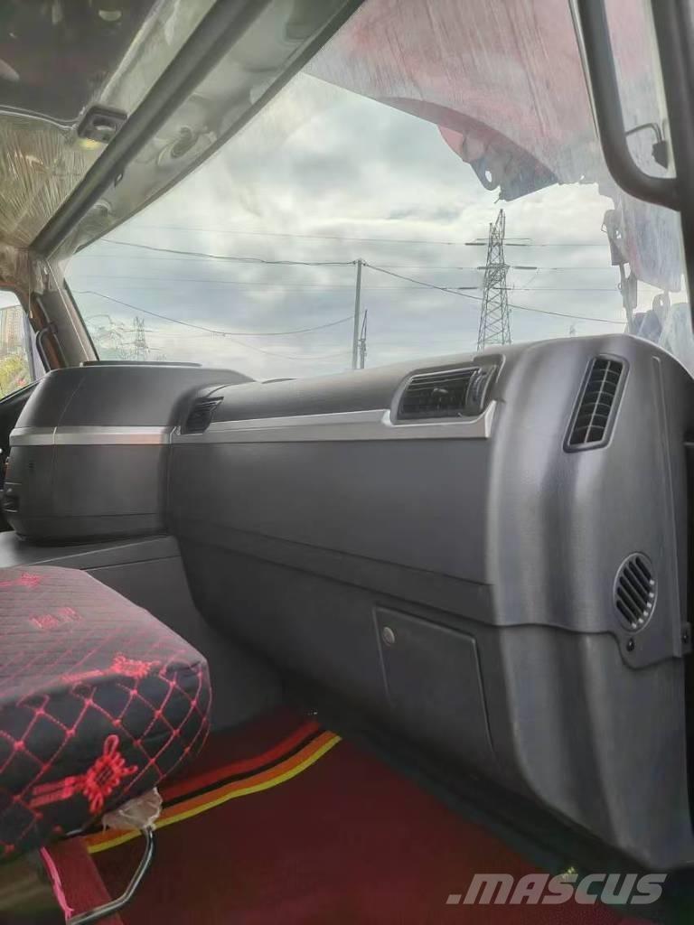 Sany STC1300C8 Univerzálne terénne žeriavy