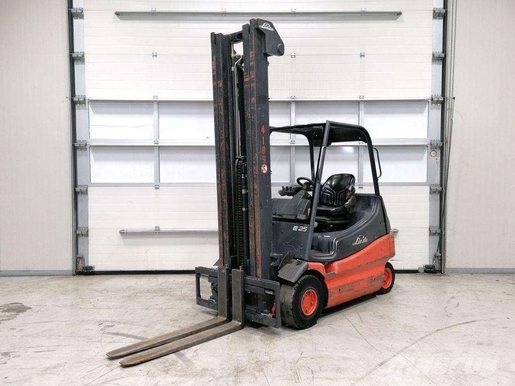 Linde E25-02 Akumulátorové vozíky