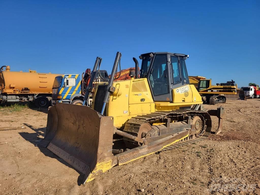 New Holland D 180 Pásové dozéry