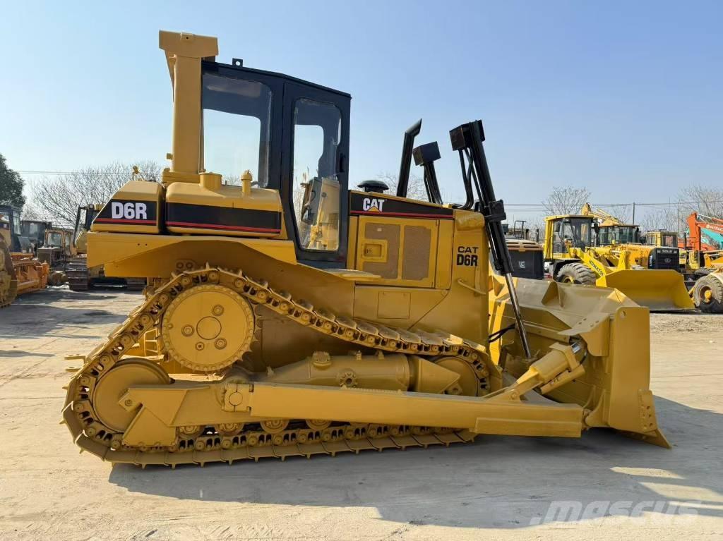 CAT D 6 R Pásové dozéry