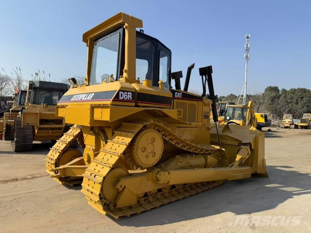 CAT D 6 R Pásové dozéry