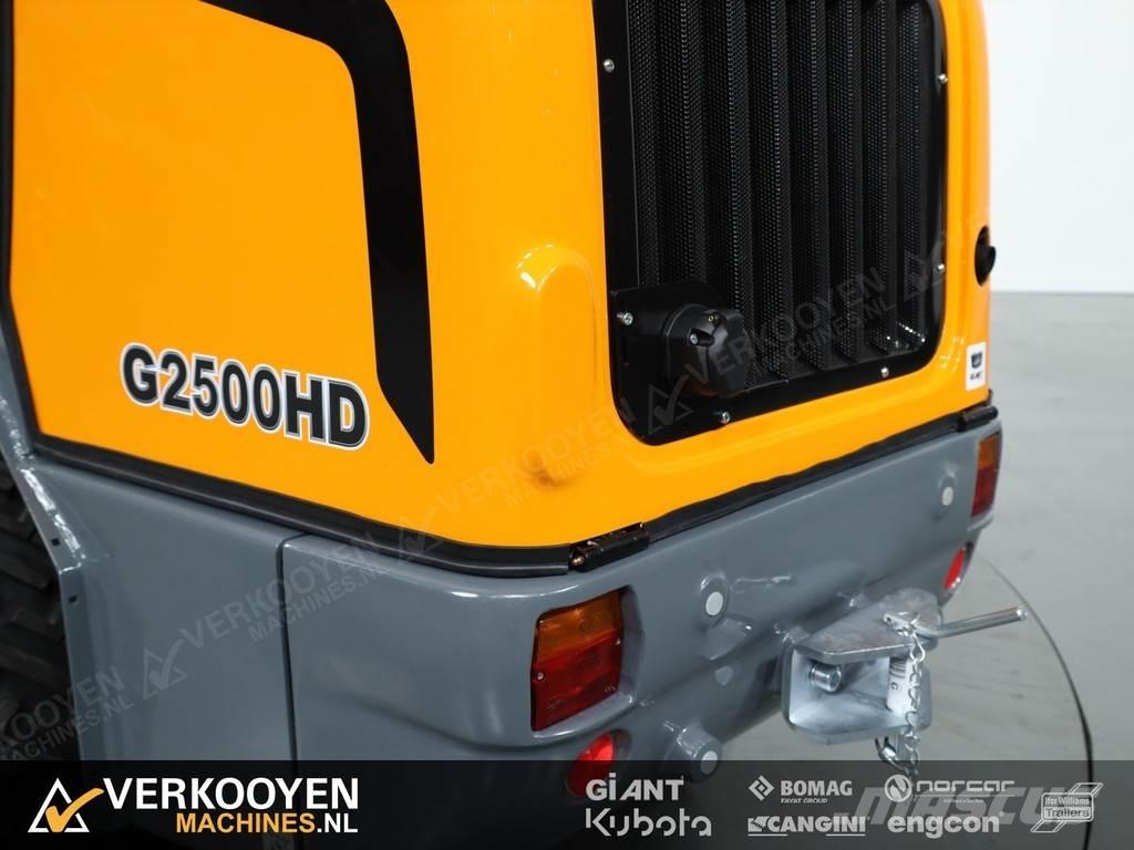 GiANT G2500 HD Kolesové nakladače