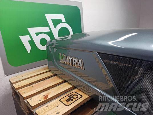Valtra N 163 hood Kabíny a interiér