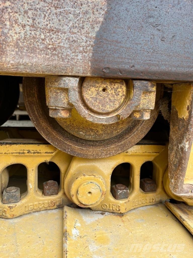 CAT D 6 T LGP Pásové dozéry