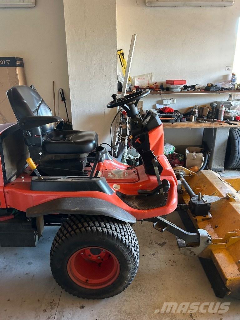 Kubota F 251 Kosačky namontované a ťahané