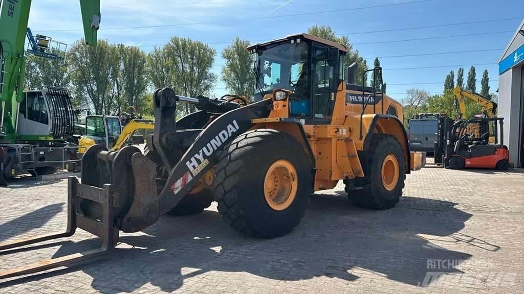 Hyundai HL970 Kolesové nakladače