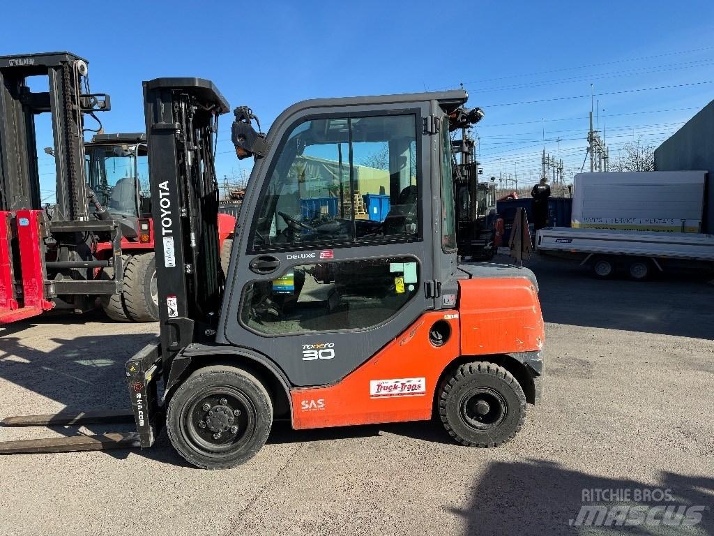 Toyota 02-8FDF30 Dieselové vozíky