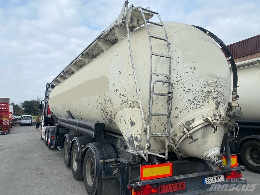 Spitzer SK2458CAL Cisternové návesy