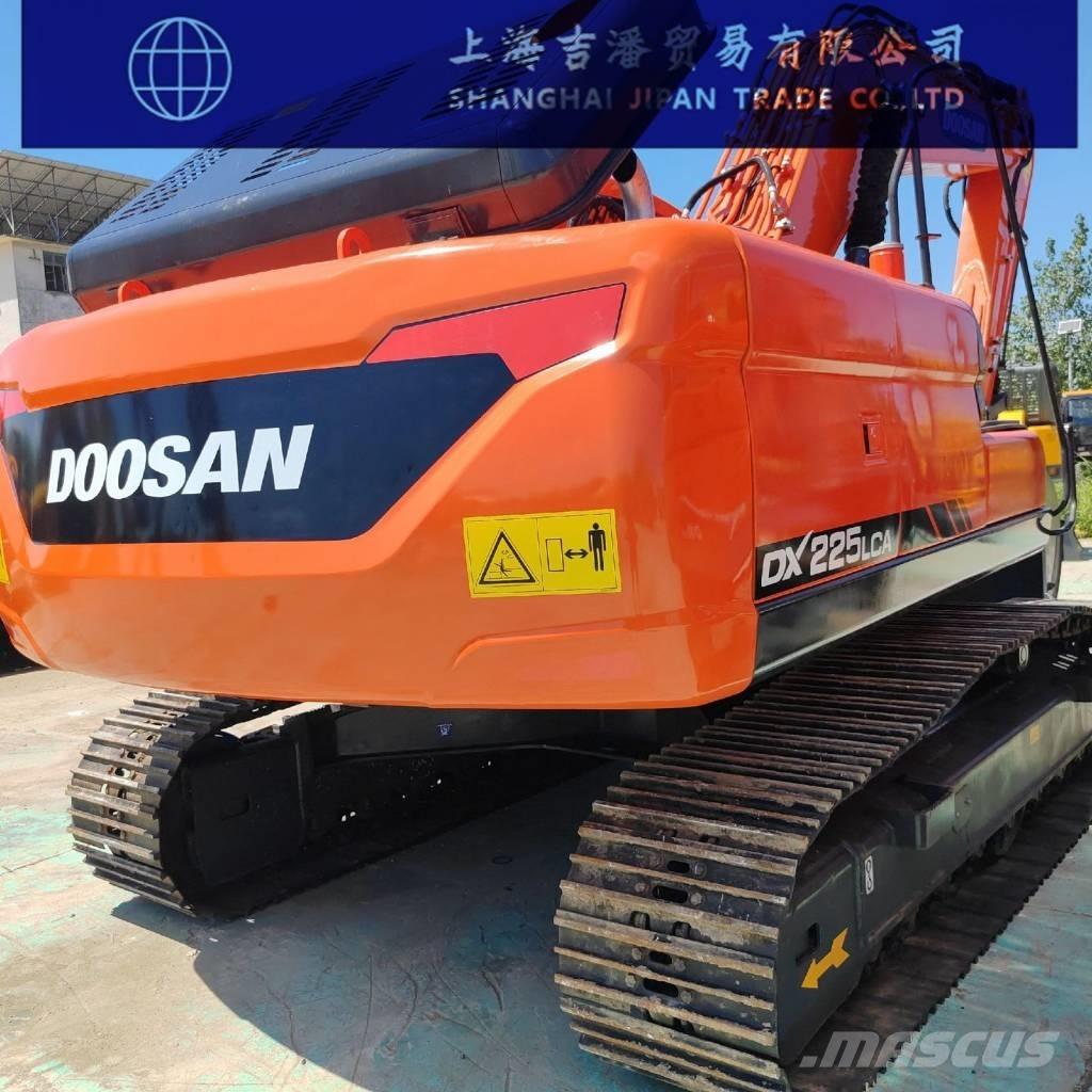 Doosan DX 225 Pásové rýpadlá