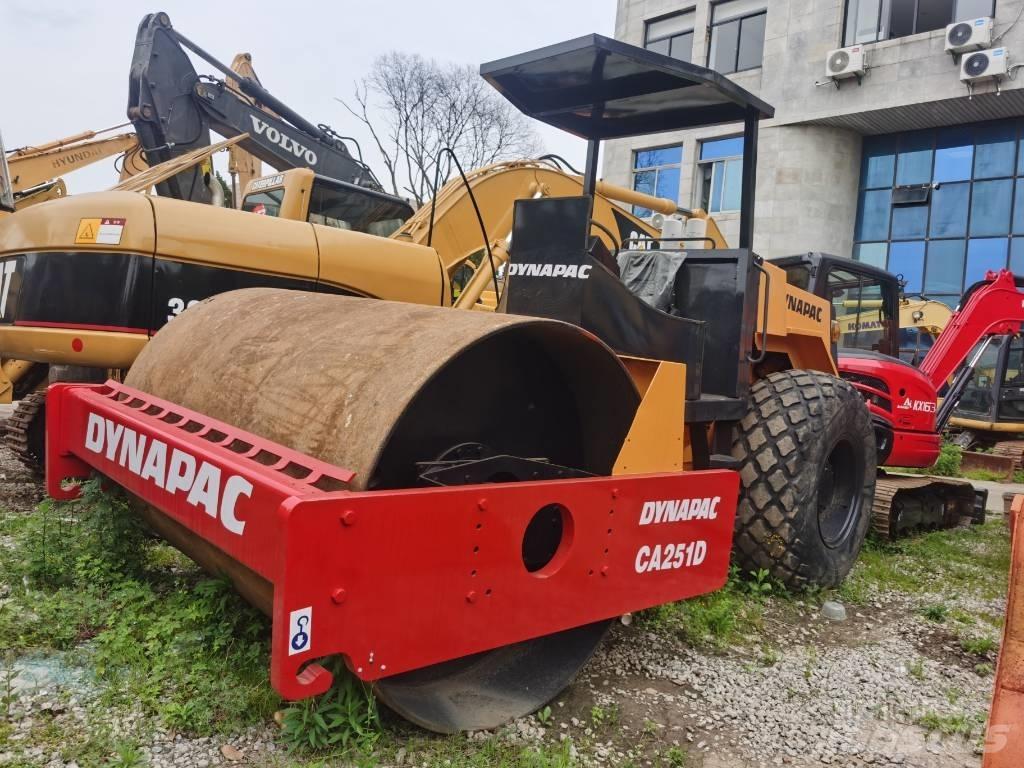 Dynapac CA 251 D Ťahačové valce