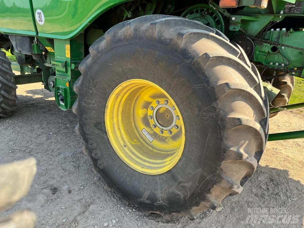 John Deere W 650 i Kombinované zberacie stroje