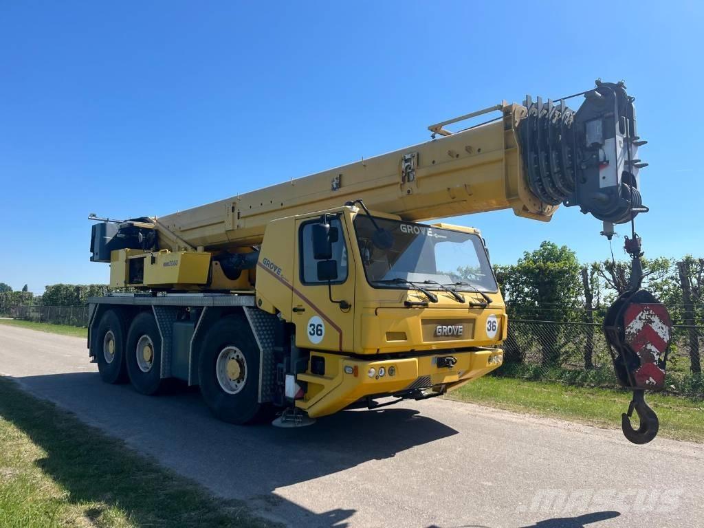 Grove GMK 3060 Univerzálne terénne žeriavy