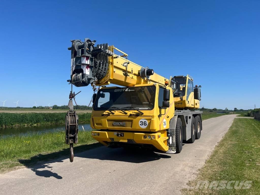 Grove GMK 3060 Univerzálne terénne žeriavy