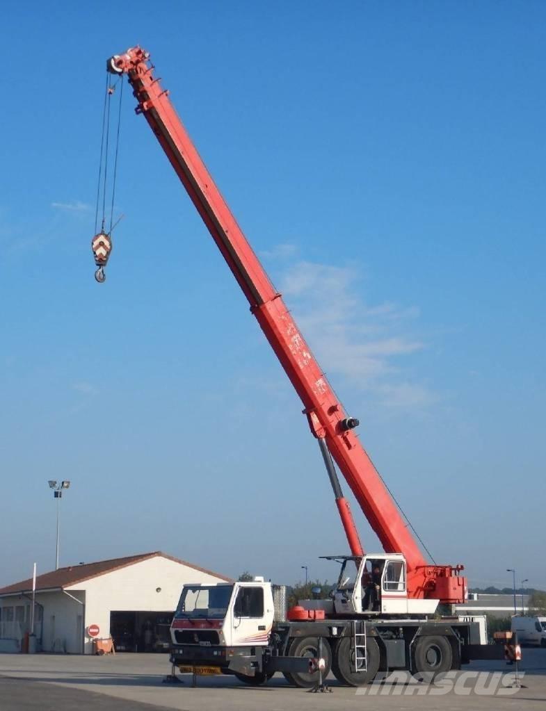 Grove GMK 3050 Univerzálne terénne žeriavy