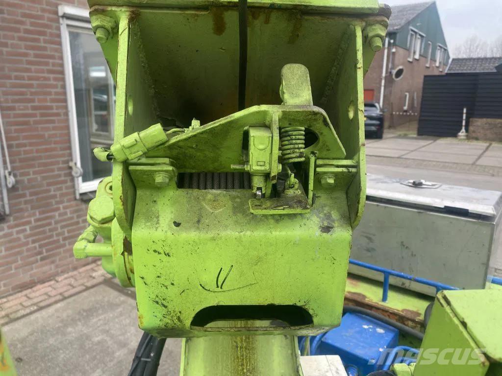 Maeda MC-305C Pásové žeriavy