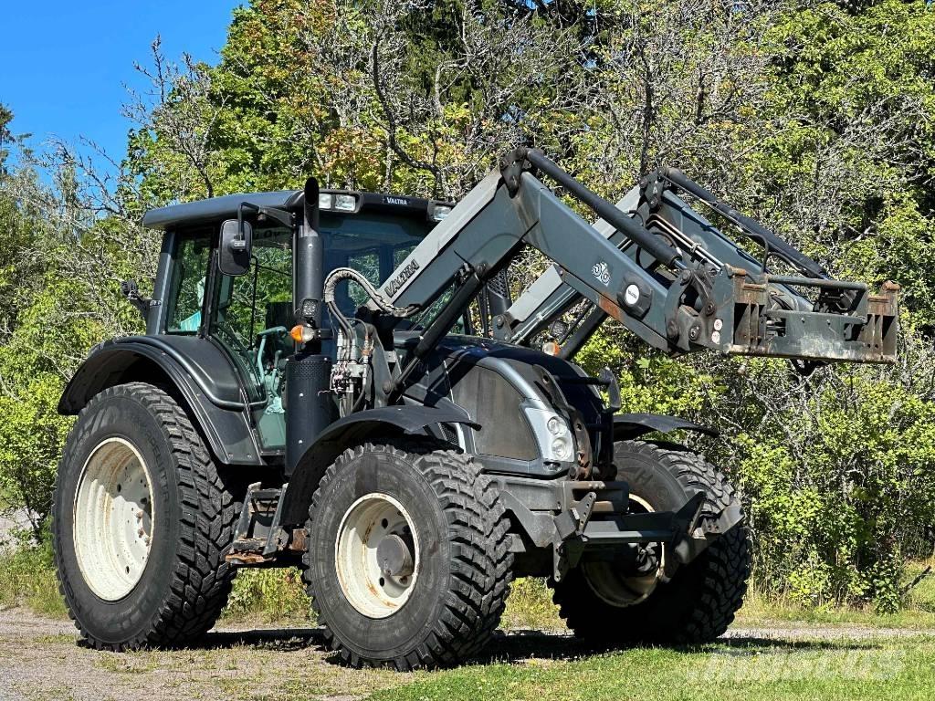 Valtra N 123 H5 Traktory