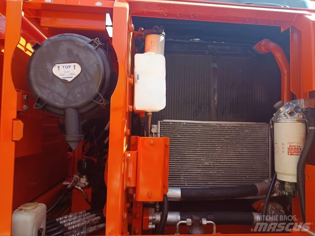 Doosan DX150 LC Pásové rýpadlá