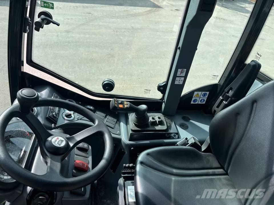 GiANT G 3500 X-tra Kolesové nakladače
