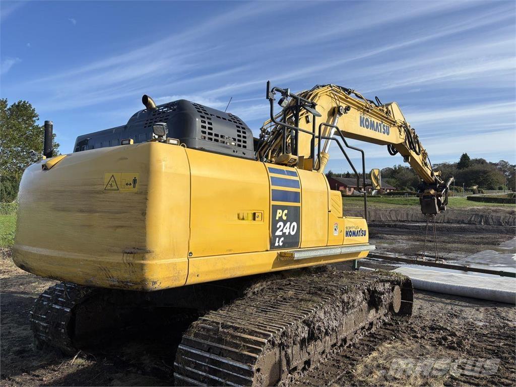 Komatsu PC240LC-11 Pásové rýpadlá