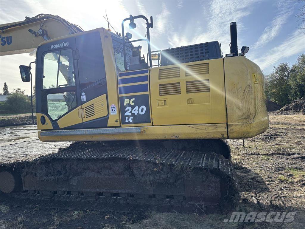 Komatsu PC240LC-11 Pásové rýpadlá