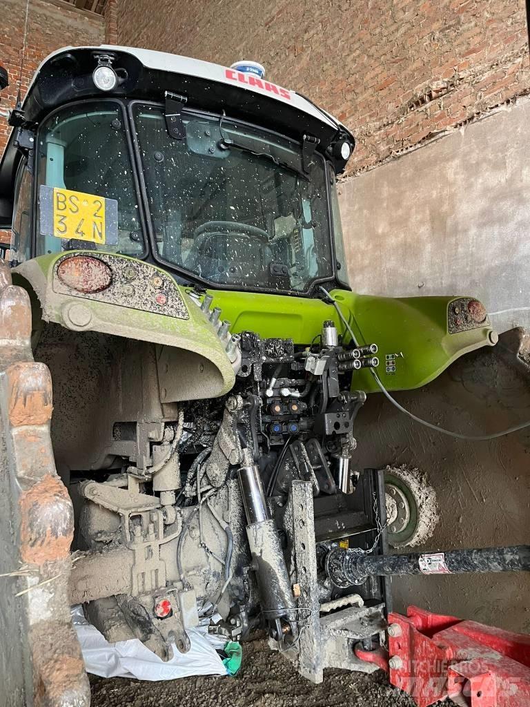 CLAAS Arion 460 Traktory