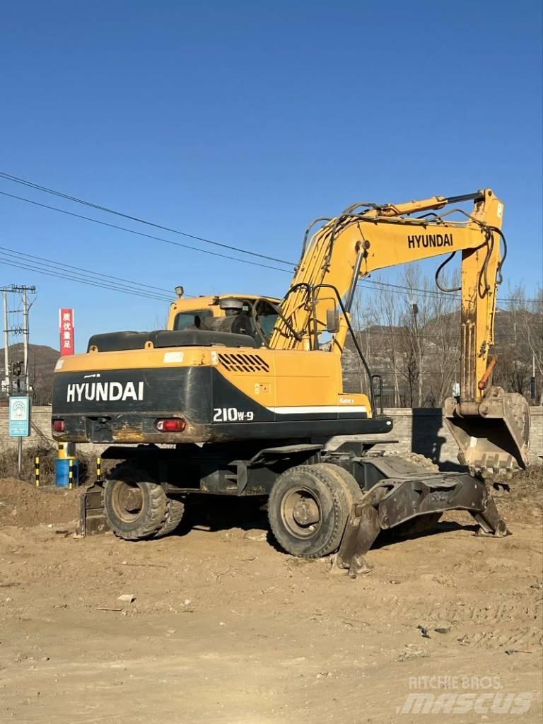 Hyundai R210W-9 Kolesové rýpadlá