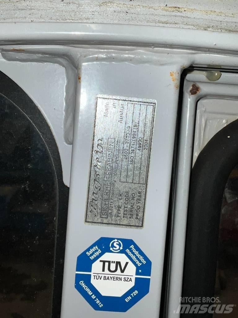 Neuson 2503 / 3503 Kabíny a interiér