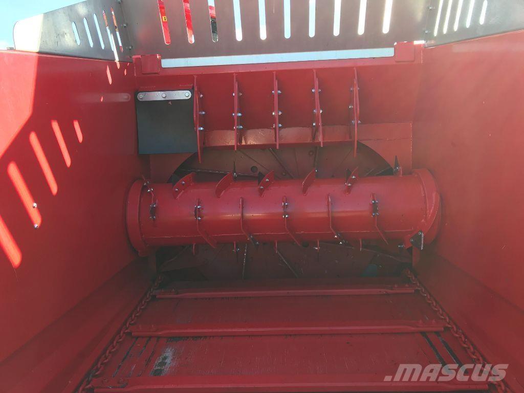 Silofarmer 280 Drviče a rezače balíkov