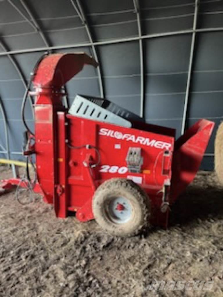 Silofarmer P 280 Drviče a rezače balíkov