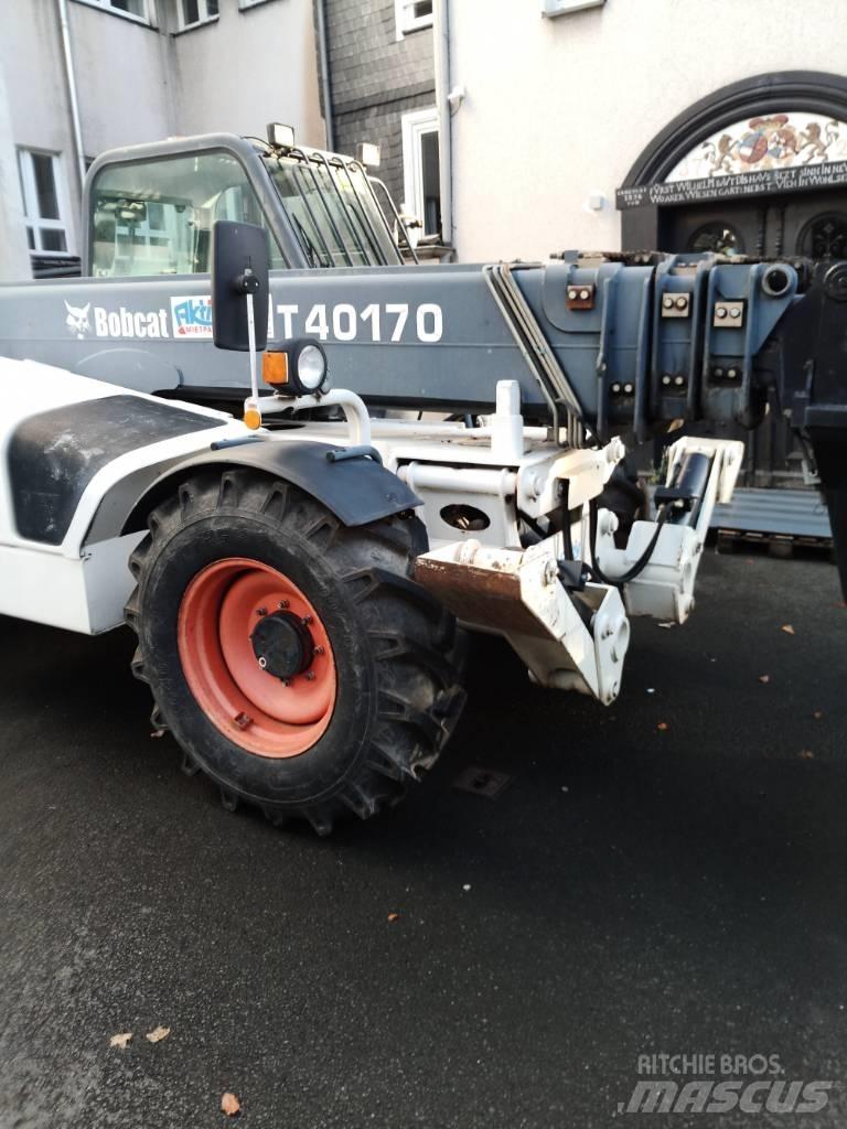 Bobcat B40170-D221 Teleskopické manipulátory