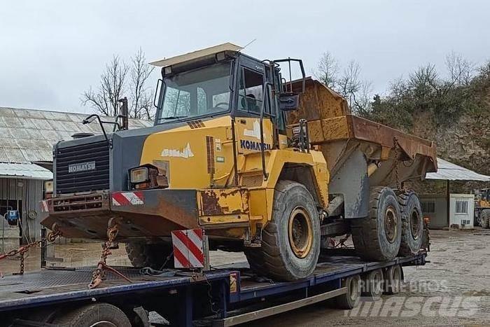 Komatsu HM300-2 Stavebné sklápače